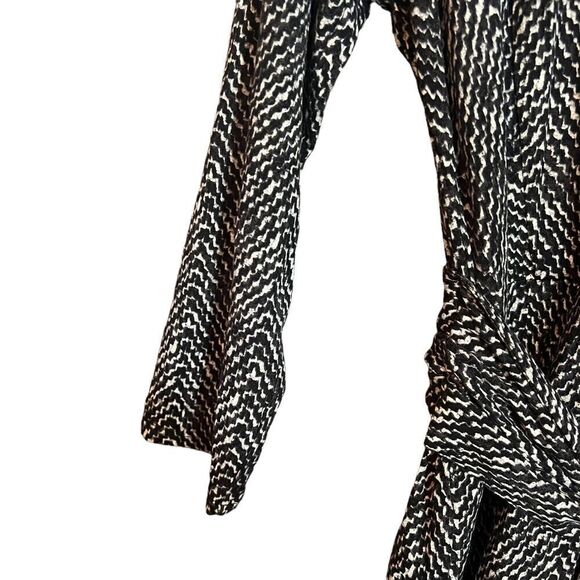 NWT! Ann taylor patterned faux wrap dress. Size 10 petite - Picture 11 of 11